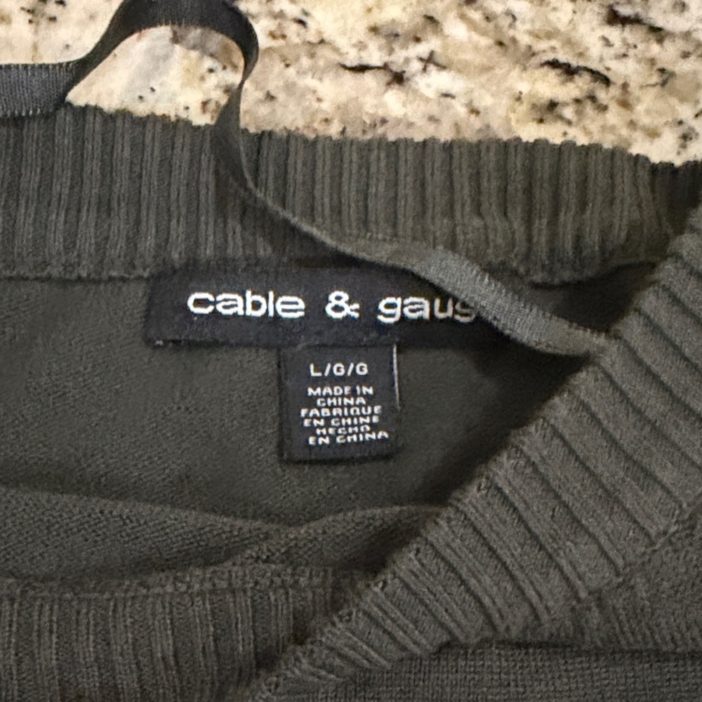 Cable & Gauge Olive Green Women's Top Large - Picture 8 of 10